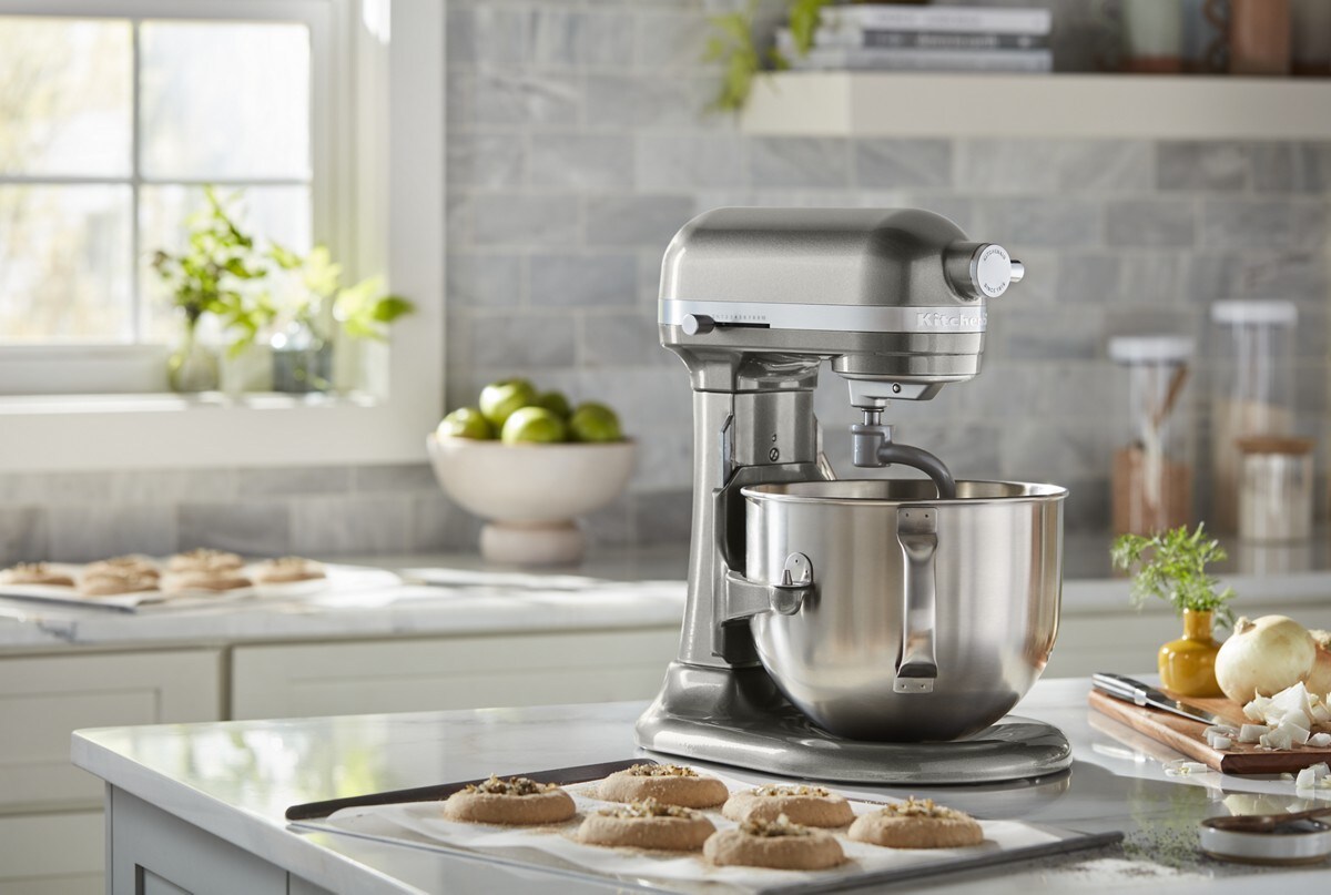 KitchenAid® 7 Quart Bowl-Lift Stand Mixer - Medallion Silver - Image 7